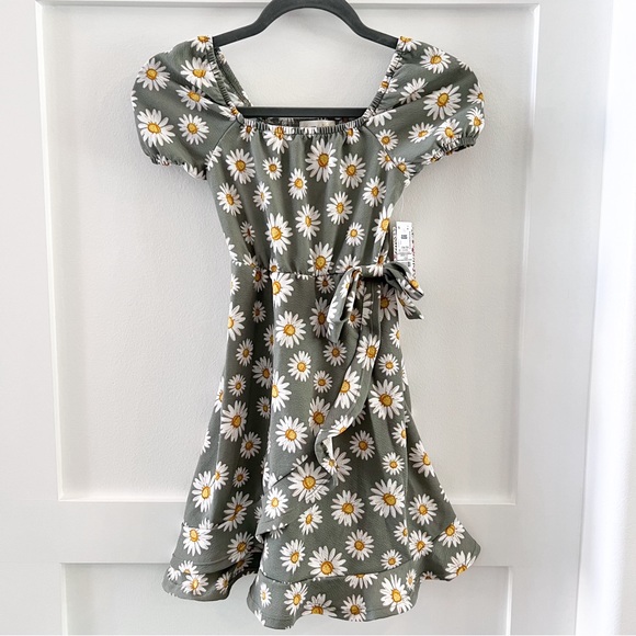 NWT - Girls Summer Dress - Picture 1 of 3
